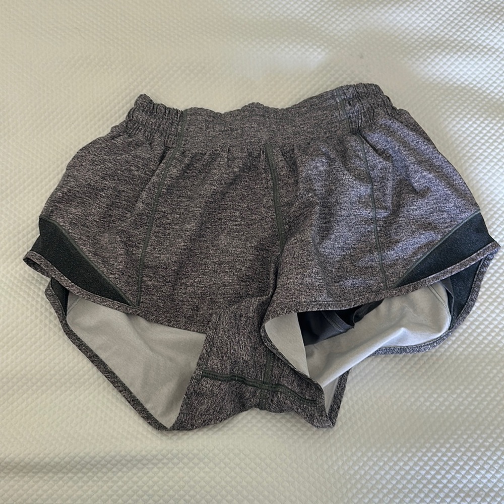 Lululemon Hotty Hot Short 2.5 Size 4